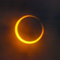 Éclipse annulaire